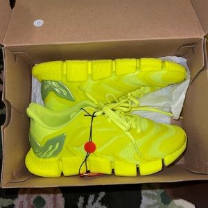 ADIDAS CLIMACOOL VENTO, SOLAR YELLOW SIZE 6.5